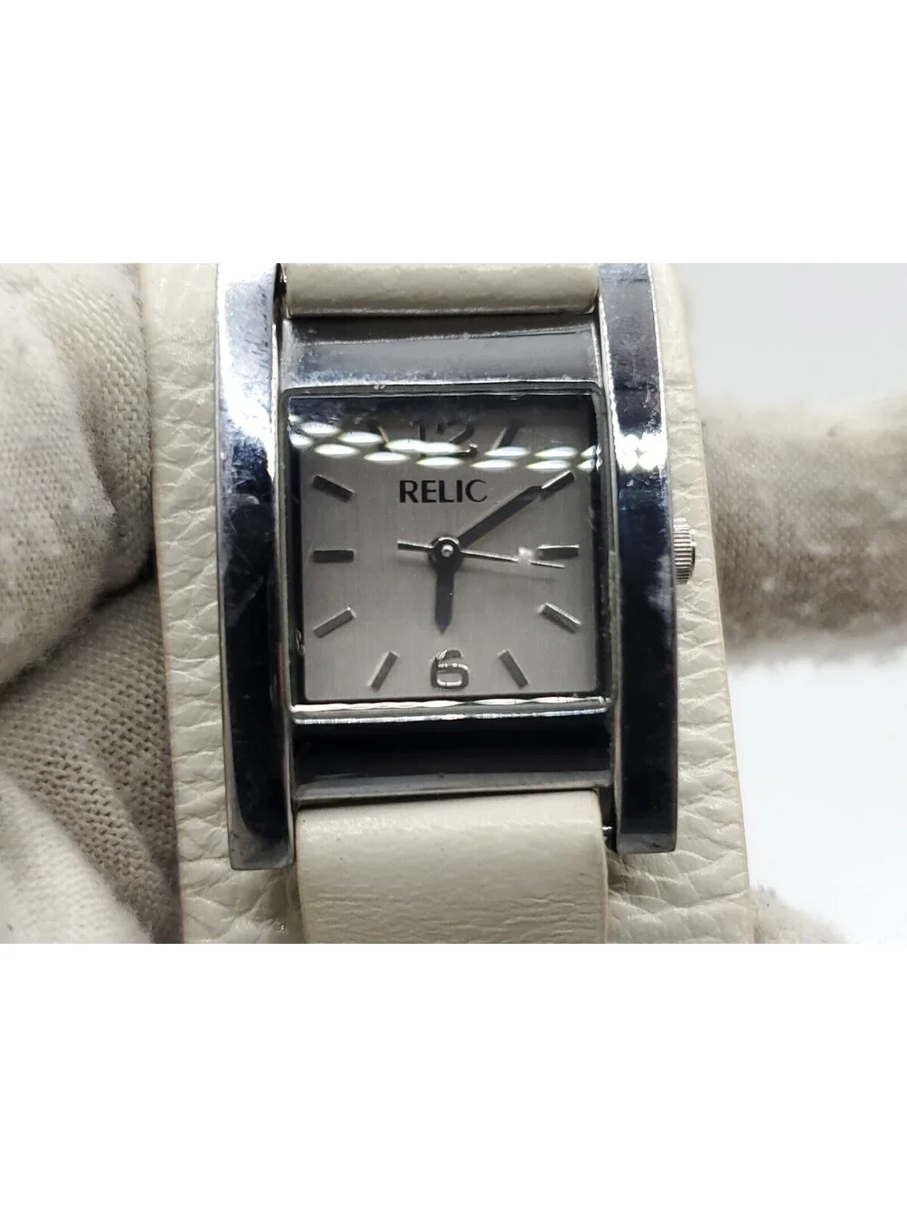 Fossil Relic Womens Watch New Battery Silver Tone White Band 22mm